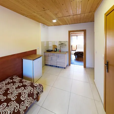 ファームステイ Chmiel スロモフツェ・ビジネ