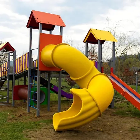 Chmiel スロモフツェ・ビジネ